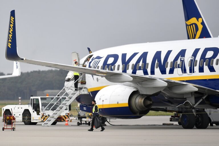 Η Ryanair βγάζει τον Μάιο αλλά δεν ξέρει αν θα έχει καύσιμα για τον Ιούνιο