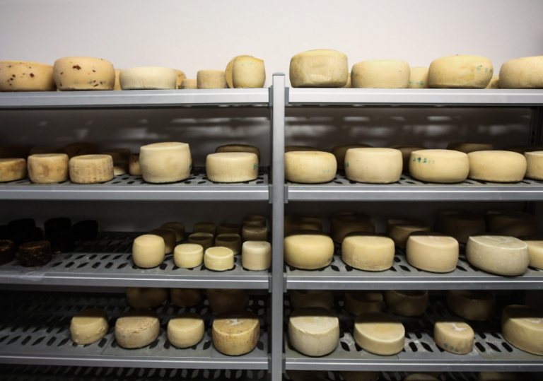 Λέσβος: «Λουκέτο» σε όλα τα τυροκομεία λόγω αφθώδη πυρετού