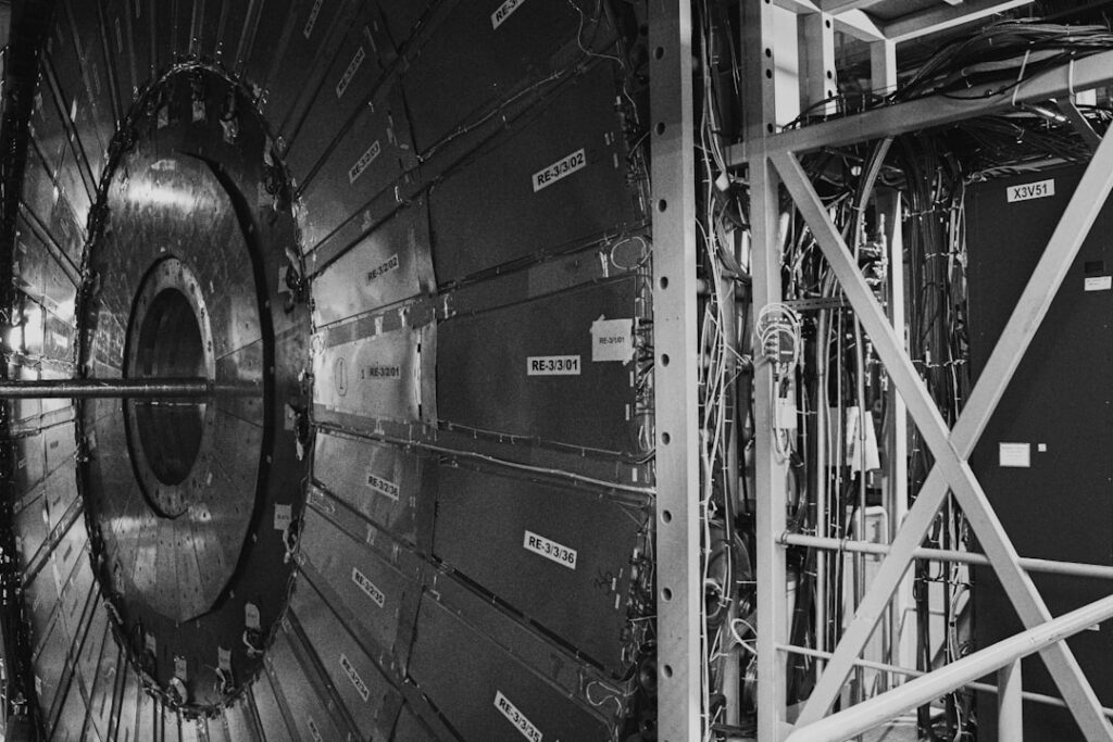 Επιταχυντής σωματιδίων - έρευνα CERN για quark-gluon plasma