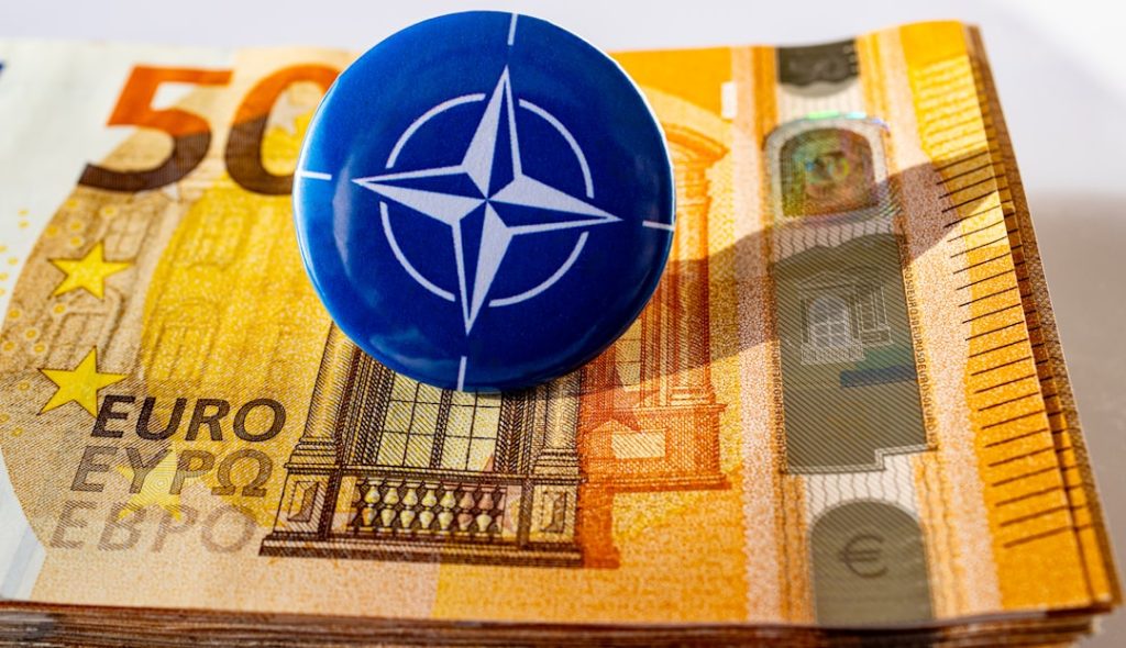 Σημαίες του ΝΑΤΟ – ασφάλεια και υβριδικές απειλές στην Ευρώπη