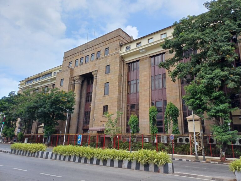 Τα κεντρικά γραφεία της Reserve Bank of India στη Μουμπάι, καθώς τα συναλλαγματικά αποθέματα της Ινδίας έφτασαν σε ιστορικό υψηλό