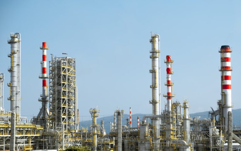 Διυλιστήριο πετρελαίου — εικόνα για το άρθρο σχετικά με τις ρωσικές εξαγωγές ντίζελ