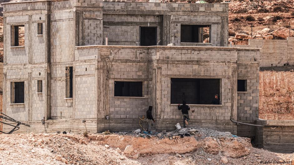 Επίθεση Ισραηλινών εποίκων σε παλαιστινιακά σπίτια στη Δυτική Όχθη