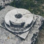 Ενδεικτική εικόνα αρχαίας λίθινης κατασκευής για το τελετουργικό πηγάδι των Ετρούσκων. Φωτογραφία: Casey Lovegrove / Unsplash.