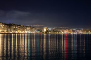 Θεσσαλονίκη νύχτα - φωτογραφία αρχείου