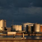 Πετρελαϊκές εγκαταστάσεις - εικόνα αρχείου, Alex Waldbrand / Unsplash