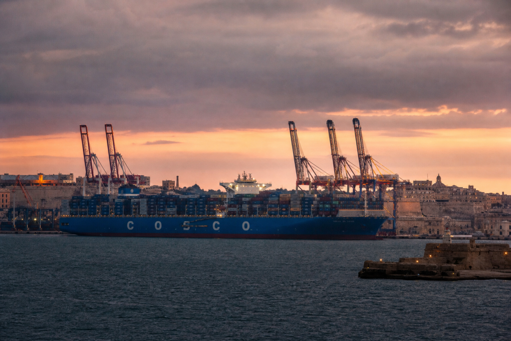Αμερικανικές αρχές: Πλοία της COSCO φέρονται να συλλέγουν στρατιωτικές πληροφορίες για το Πεκίνο