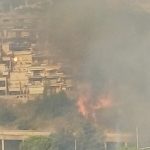 Μεγάλη πυρκαγιά στην Ταορμίνα απειλεί σπίτια – έκλεισαν δρόμοι
