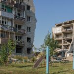 Κατεστραμμένο κτίριο στην περιοχή του Χαρκόβου ως συμβολική εικόνα για το νέο πλήγμα