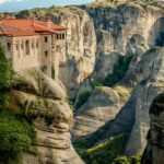 Ορθόδοξο μοναστήρι ως συμβολική εικόνα για το θέμα μοναχικών ονομάτων και ταυτοτήτων