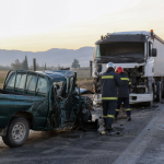 Νεκρός 56χρονος σε σφοδρή σύγκρουση αγροτικού με φορτηγό έξω από τη Θήβα