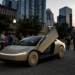 Η Tesla βγάζει στους δρόμους του Όστιν το Cybercab χωρίς τιμόνι και πεντάλ
