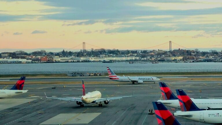 Αεροδρόμιο LaGuardia στη Νέα Υόρκη - εικόνα αρχείου