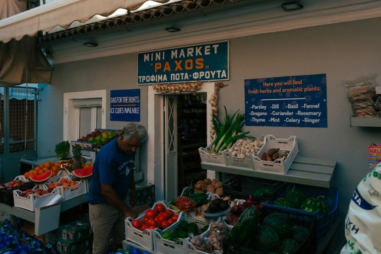Μίνι μάρκετ στην Ελλάδα με τρόφιμα και προϊόντα