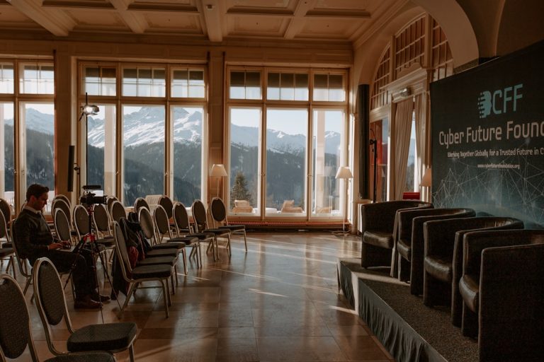 Ελβετικό περιβάλλον για ιδιωτικό συνέδριο επενδυτών μακροζωίας