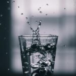 Σταγόνα νερού και υπερχείλιση ως σύμβολο αλλαγής