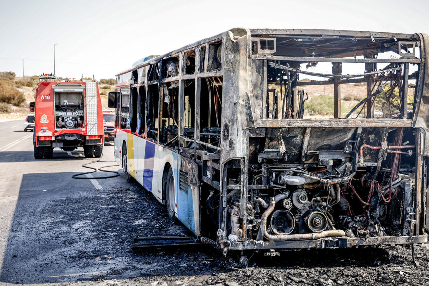 Φωτιά σε λεωφορείο στη Λεωφόρο Αθηνών Σουνίου - φωτογραφία αρχείου