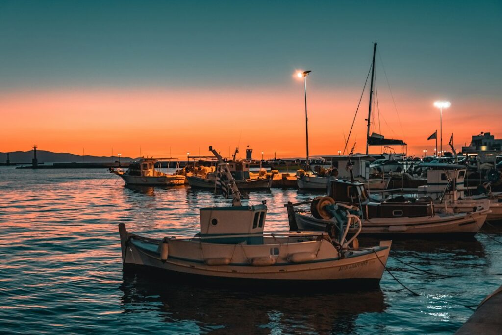 Αλιευτικό σκάφος σε ελληνικό λιμάνι