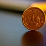 Αρχαίο χρυσό νόμισμα σε αρχαιολογικό εύρημα