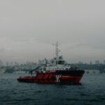Πολεμικό πλοίο στην Ερυθρά Θάλασσα, θεματική εικόνα