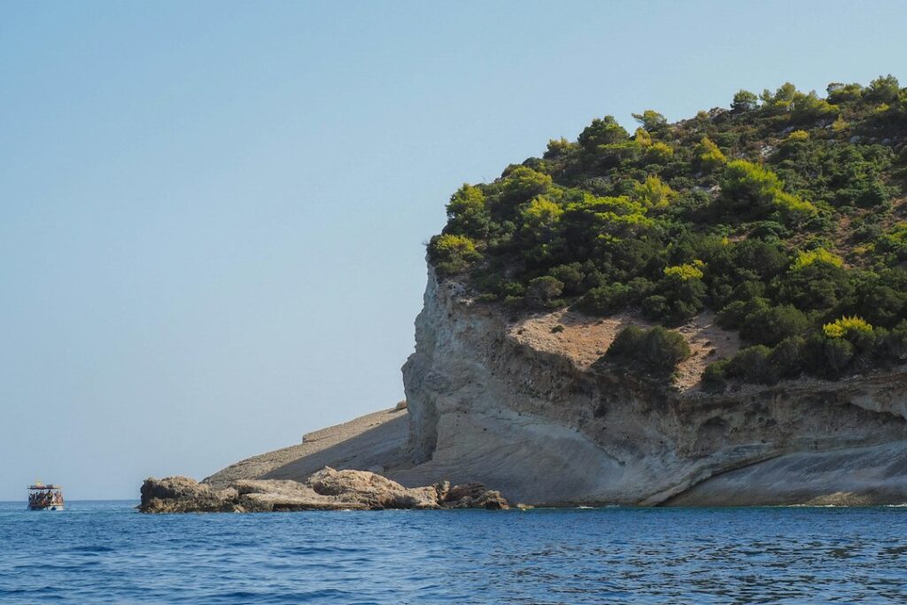 Πλοίο στη θάλασσα ανοιχτά της Ζακύνθου