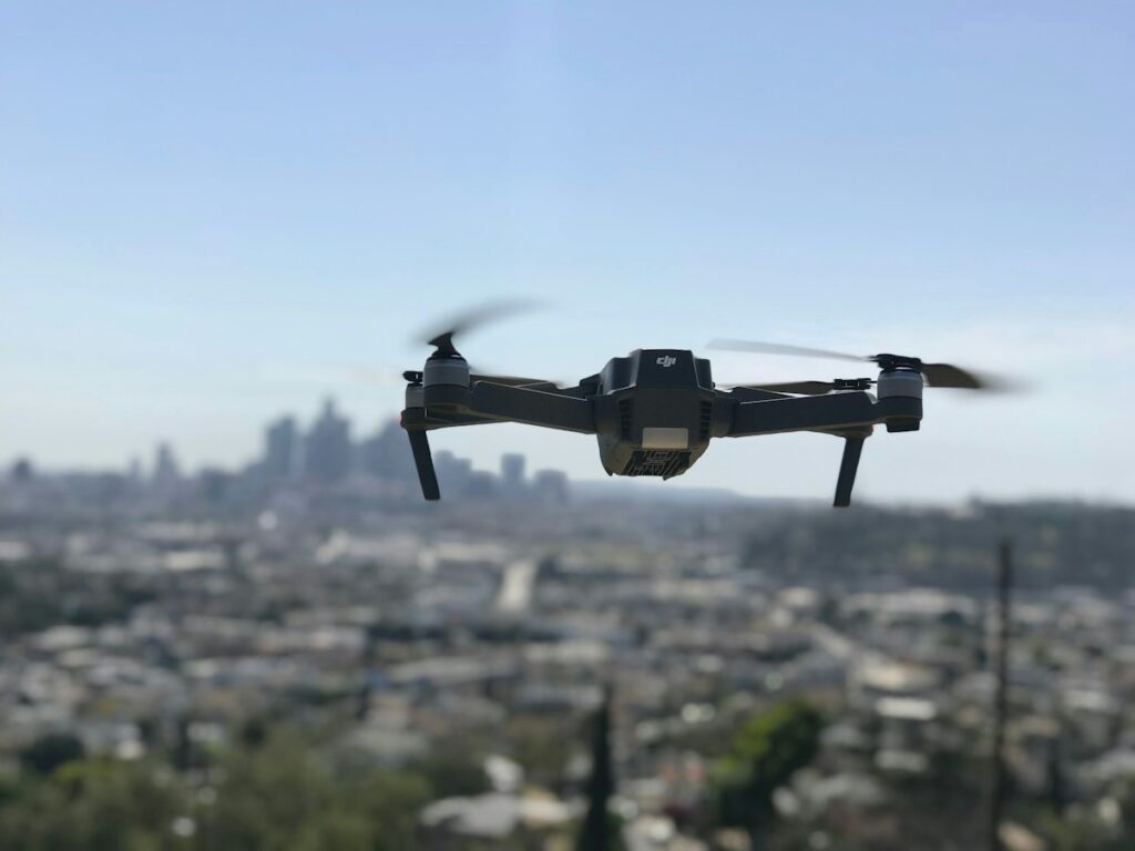 Drone με κάμερα σε πτήση, φωτογραφία αρχείου