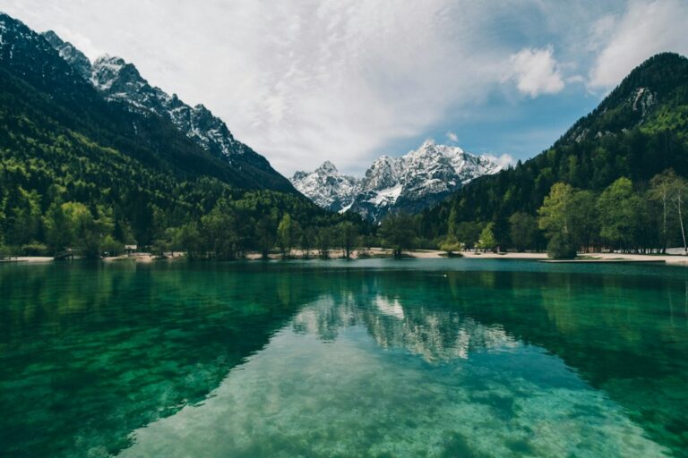Λίμνη, ενδεικτική φωτογραφία αρχείου, όχι από τη λίμνη Κάρλα
