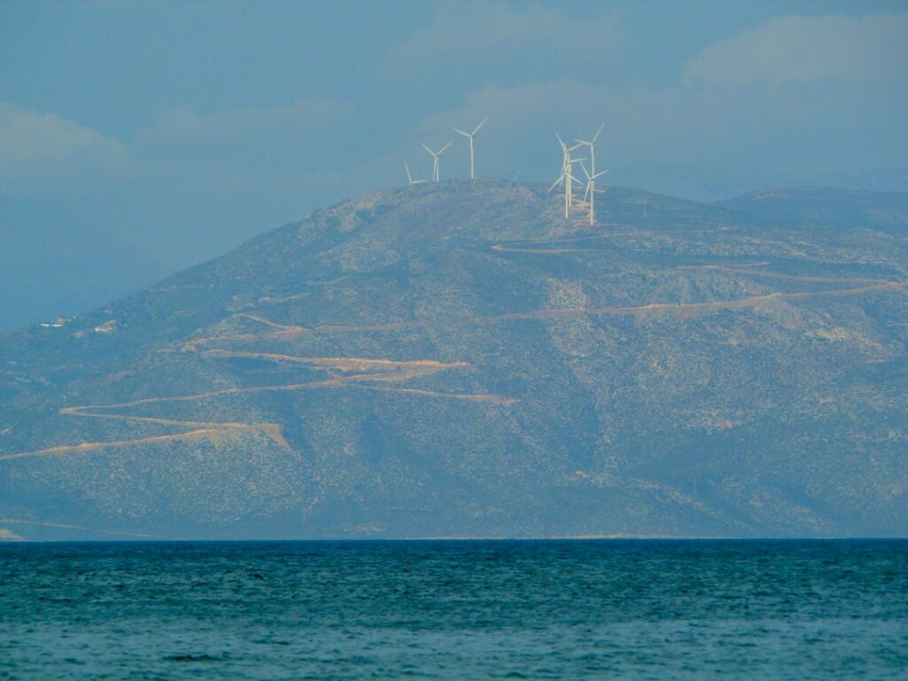 Ανεμογεννήτριες στην Εύβοια, θεματική εικόνα για την ενεργειακή κρίση