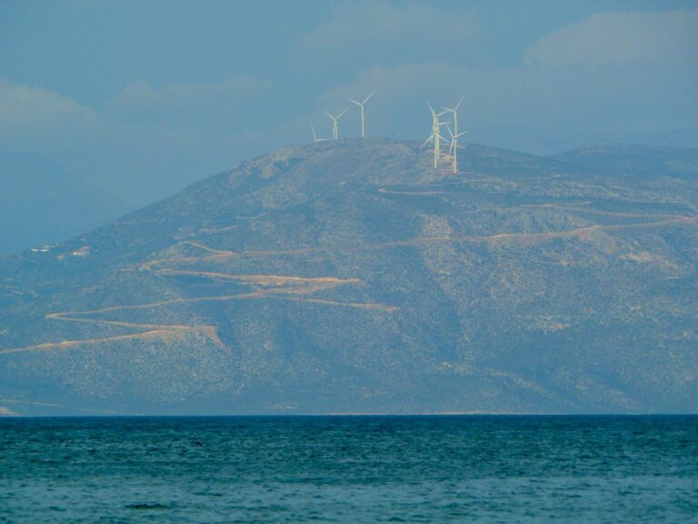 Ανεμογεννήτριες στην Εύβοια, θεματική εικόνα για την ενεργειακή κρίση
