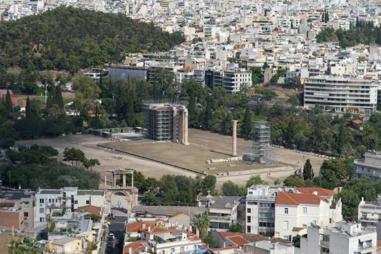 Αθήνα, θεματική εικόνα για το σχολικό συγκρότημα Γκράβας