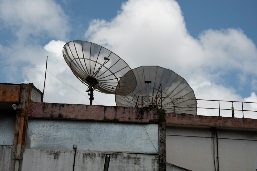 Δορυφορικές κεραίες, θεματική εικόνα για orbital computing
