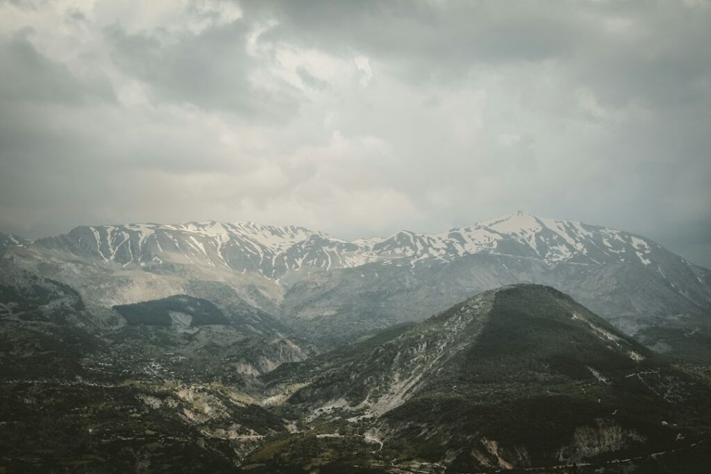 Χιονισμένα ελληνικά βουνά και ψυχρή εισβολή