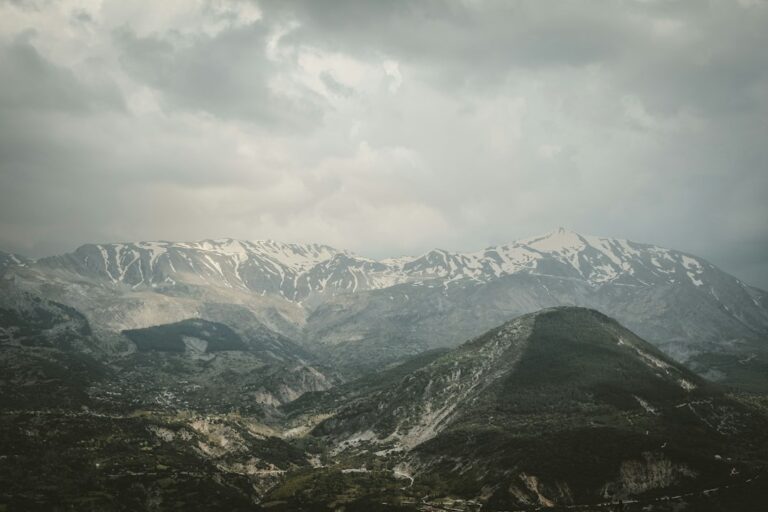 Χιονισμένα ελληνικά βουνά και ψυχρή εισβολή