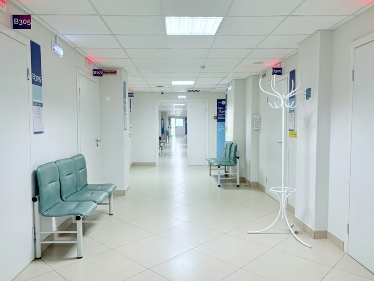 Ενδεικτική φωτογραφία διαδρόμου νοσοκομείου, όχι από το Μπαγκλαντές