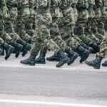 Στρατιώτες σε σχηματισμό, θεματική εικόνα