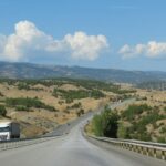Δρόμος στην Τουρκία ως συμβολική εικόνα για το θανατηφόρο τροχαίο